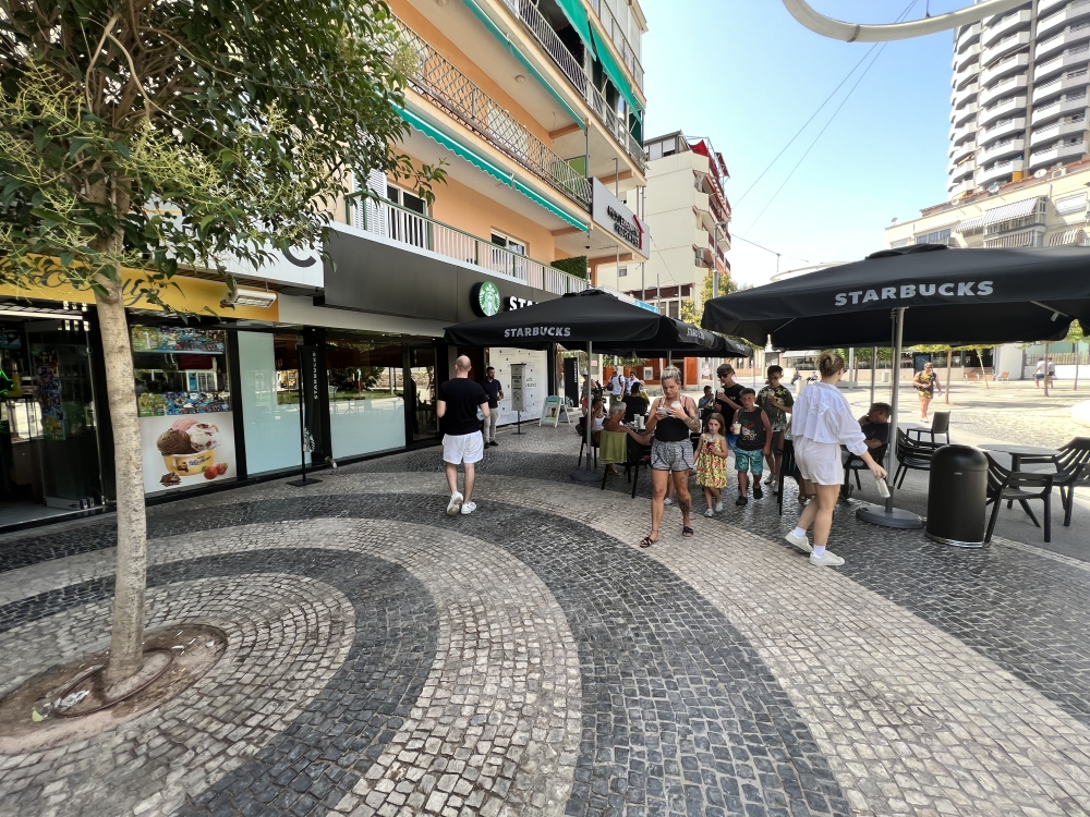 Imagen El nuevo establecimiento de Starbucks en Benidorm abre sus puertas