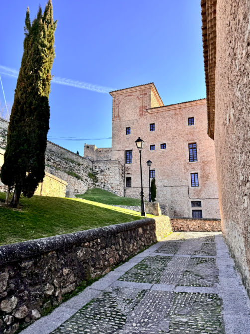 Vista del Archivo Histórico Provincial de Cuenca, antiguo castillo de la ciudad