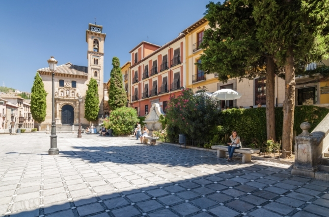 Granada destaca con un 15,12% de calles peatonales