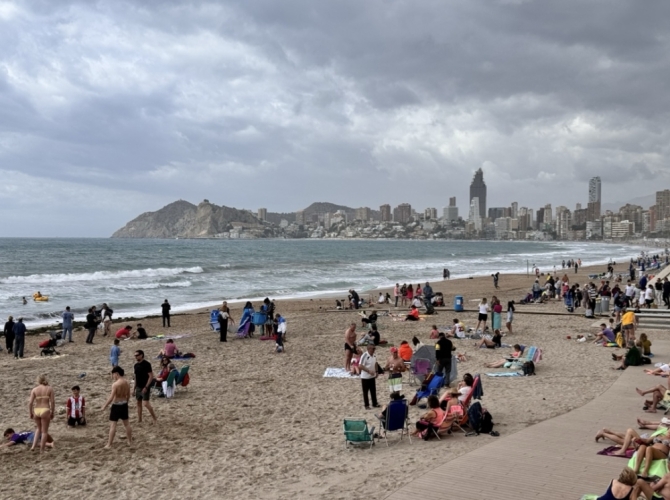 Playa de Poniente en Benidorm, en Semana Santa