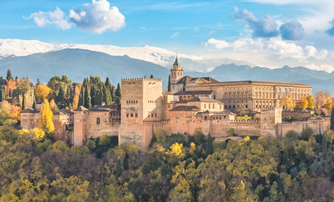 La Alhambra. Crédito editorial: Adobe Stock