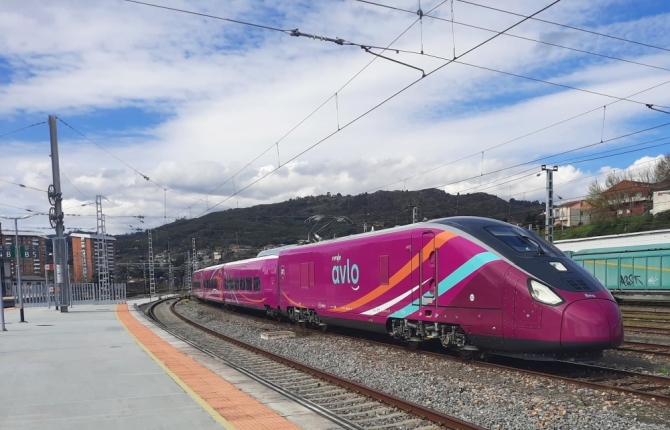 Imagen de la noticia: Renfe lanza la campaña Superprecios, con billetes de Avlo a 7 euros