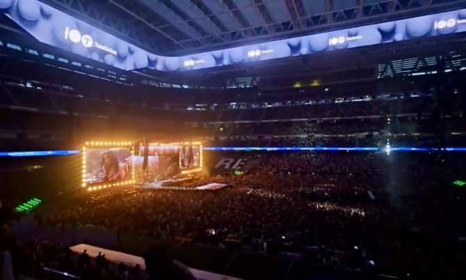 El Santiago Bernabéu vibra con Ana Mena, Alejandro Sanz y Hombres G en el  Telefónica 100 Live