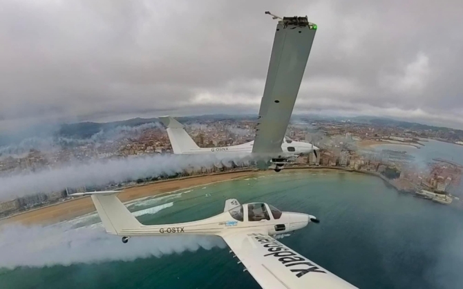 El festival aéreo convierte a Gijón en la capital del aire