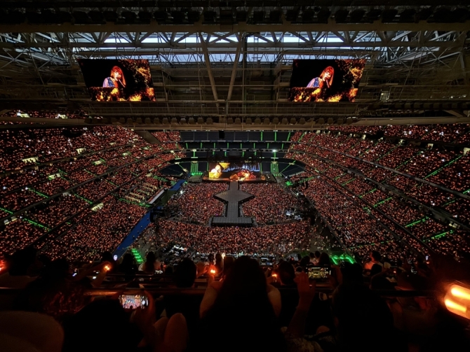 Taylor Swift alucinó con el nuevo Bernabéu en su primera actuación