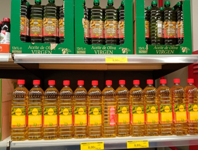 El precio del aceite de oliva comienza a bajar tras alcanzar su máximo en abril