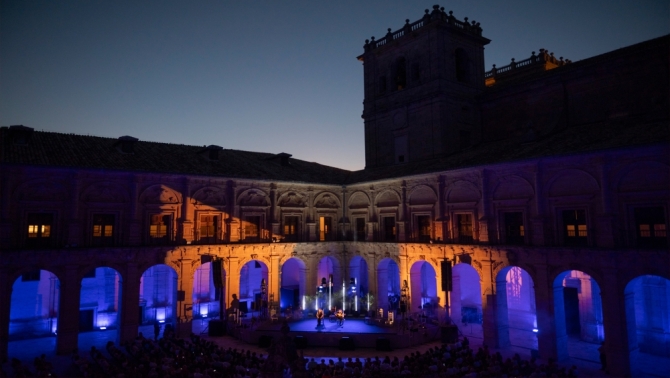 Imagen de la noticia: José Mercé, Calamaro y Los Pecos, tres conciertos mágicos en el Monasterio de Uclés 