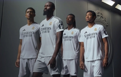 Imagen de la noticia: El Real Madrid presenta su nueva camiseta con tejido de pata de gallo